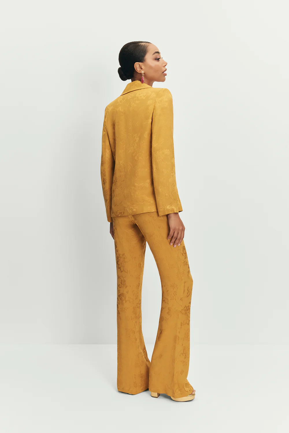 Blazer Chelsea Mostaza - Image 3