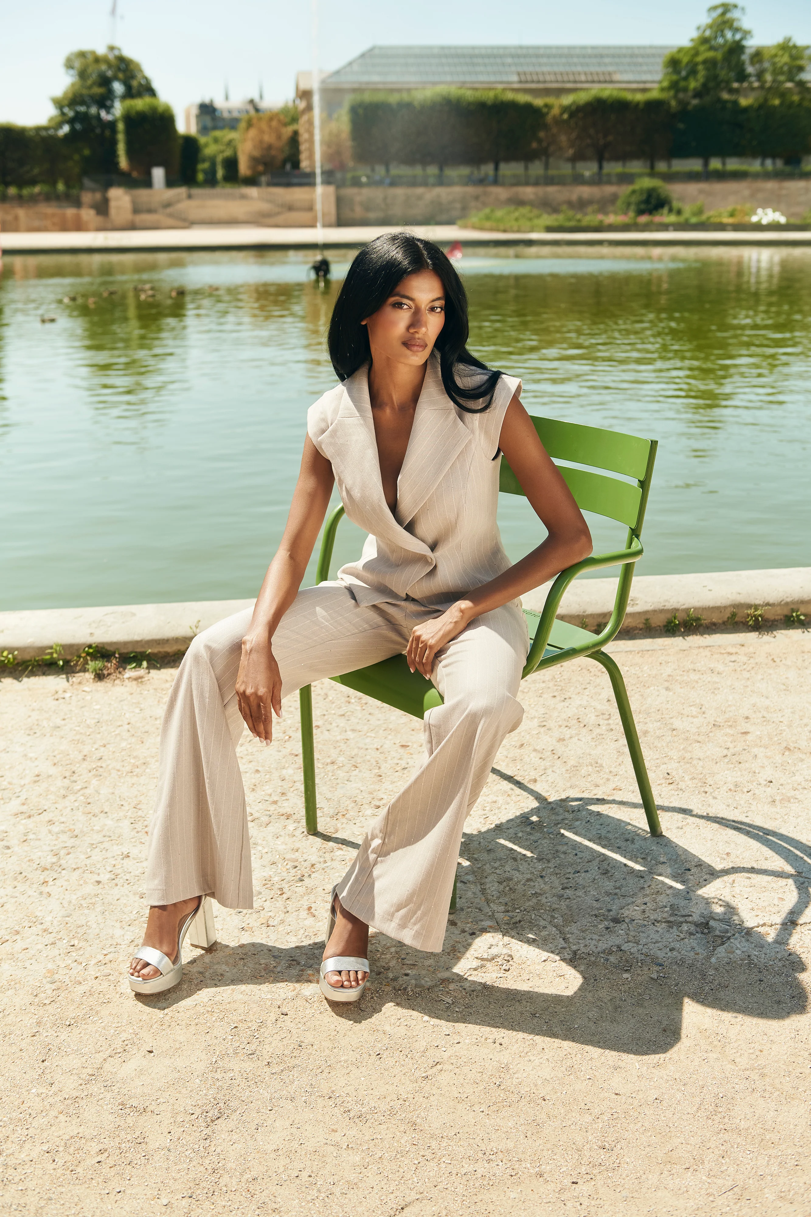 Pantalón Alexandra Gris con Rayas Rosa - Image 3