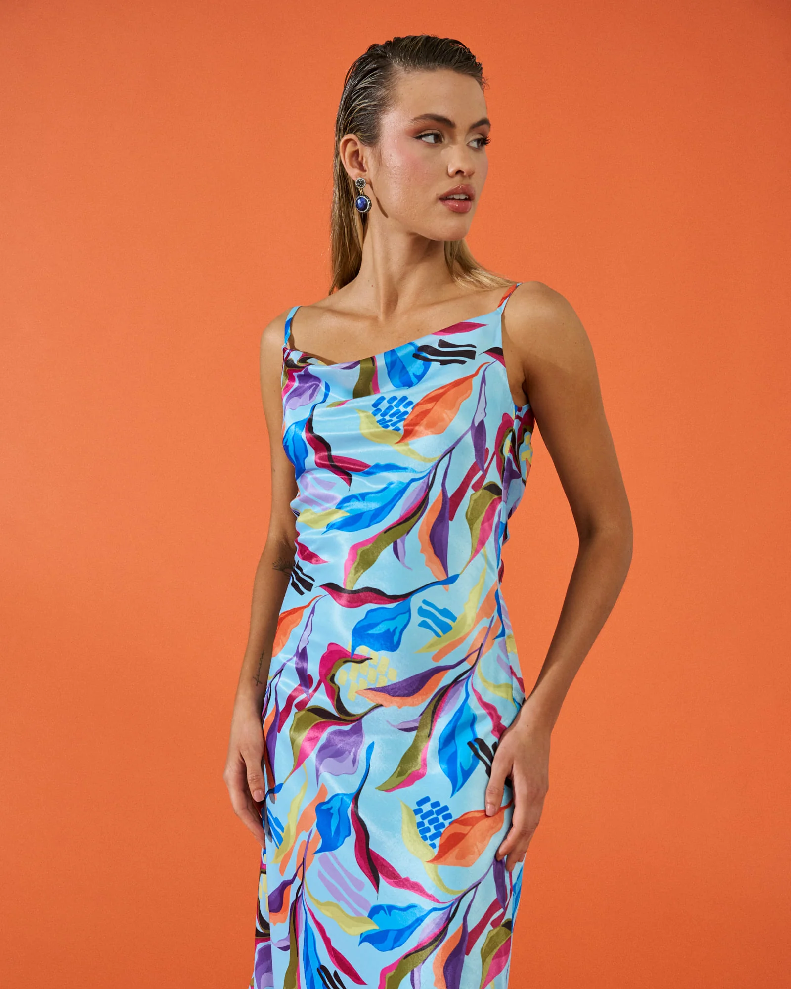 Vestido Hera Estampado Tropical - Image 3